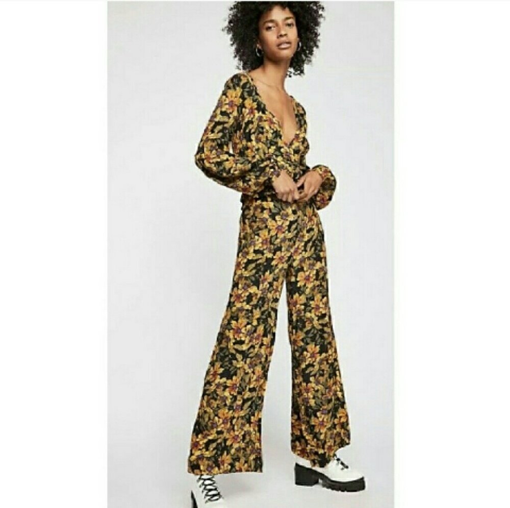 x SOLD x LOWEST! 2-pc FREE PEOPLE Set x SOLD x - Picture 2 of 4